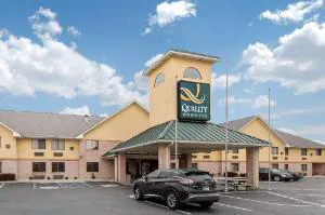 Quality Inn & Suites Lebanon I-65 hotel hero