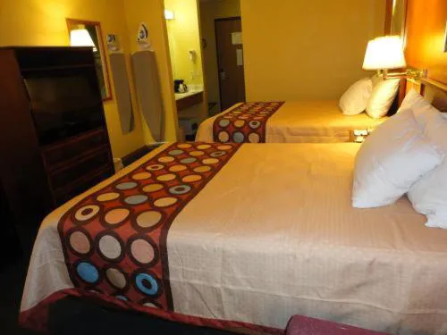 Super 8 by Wyndham Crawfordsville hotel detail image 3