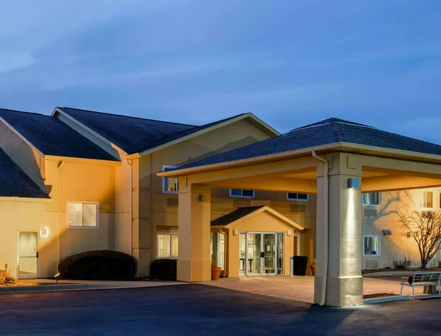 La Quinta Inn & Suites by Wyndham Frankfort hotel detail image 1