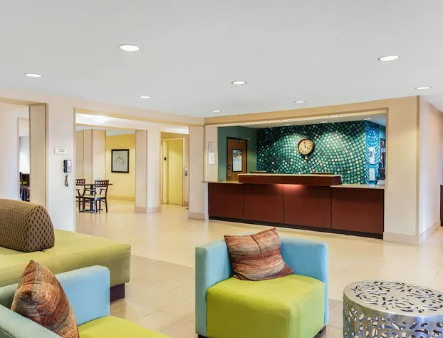 La Quinta Inn & Suites by Wyndham Frankfort hotel detail image 2