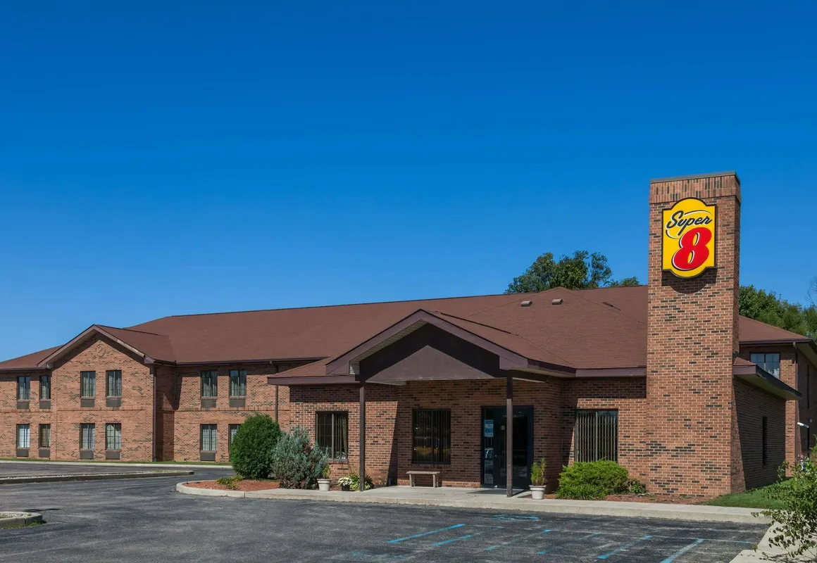 Super 8 by Wyndham Rochester hotel hero