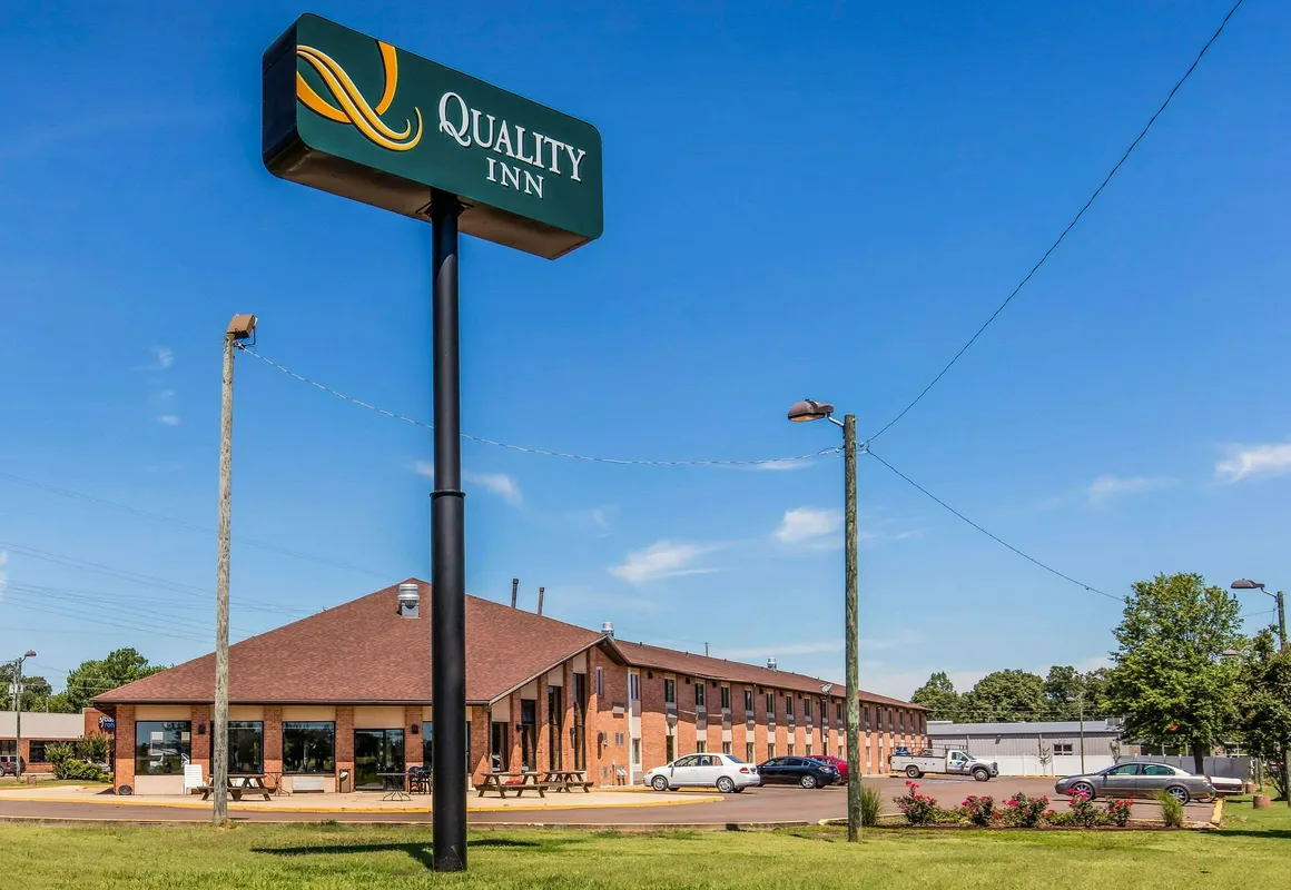 Quality Inn hotel hero