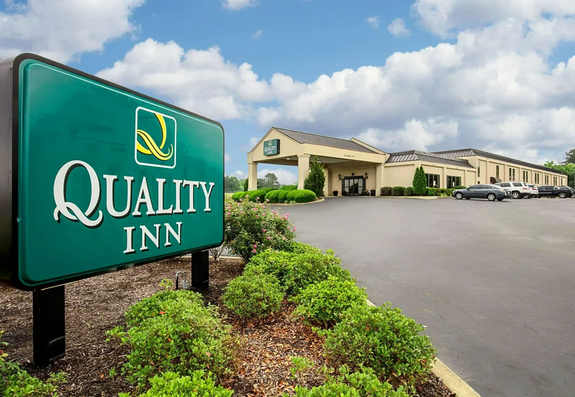 Quality Inn Holly Springs South hotel hero