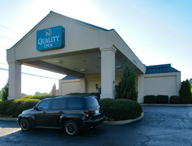 Quality Inn Holly Springs South hotel detail image 2