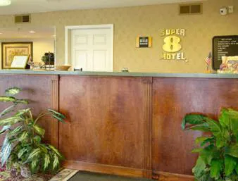 Super 8 by Wyndham Booneville hotel detail image 3