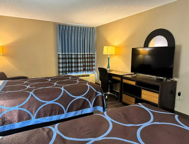 Super 8 by Wyndham Booneville hotel detail image 3