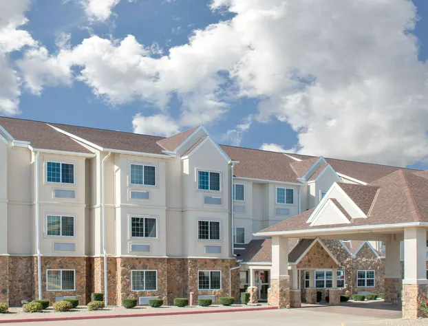 Microtel Inn & Suites by Wyndham Quincy Downtown/River Area hotel detail image 3