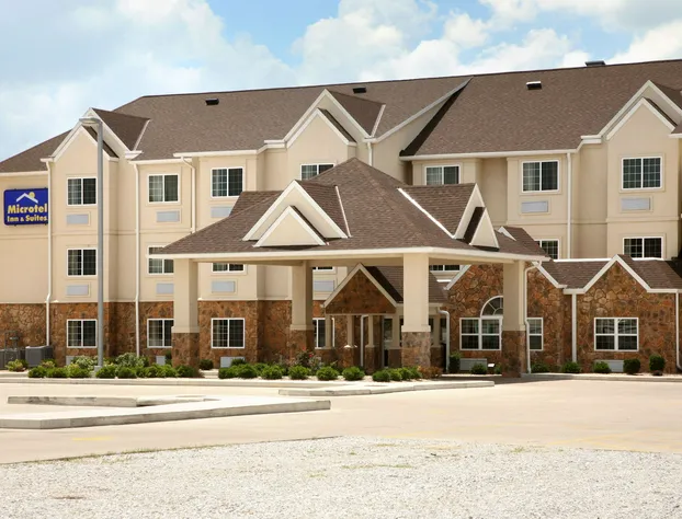 Microtel Inn & Suites by Wyndham Quincy Downtown/River Area hotel detail image 3