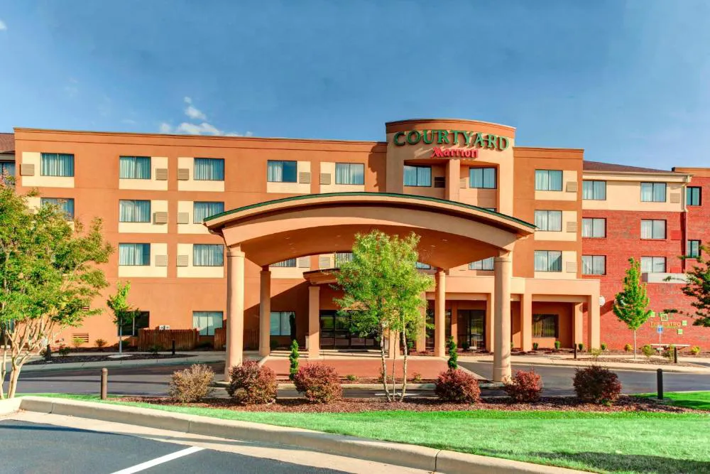 Courtyard by Marriott Anniston Oxford hotel hero