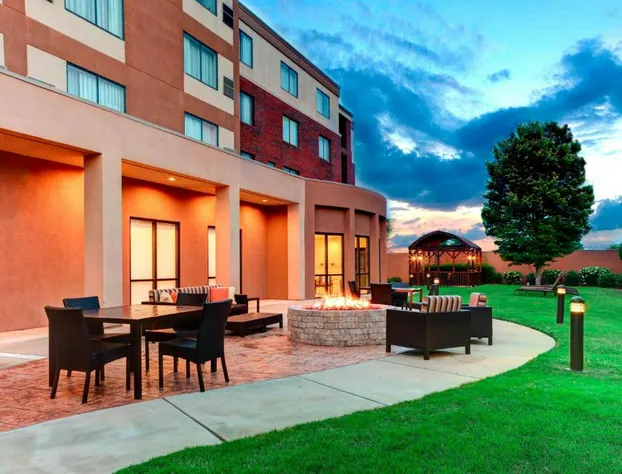 Courtyard by Marriott Anniston Oxford hotel detail image 2