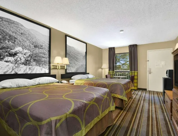 Super 8 by Wyndham Oxford hotel detail image 4