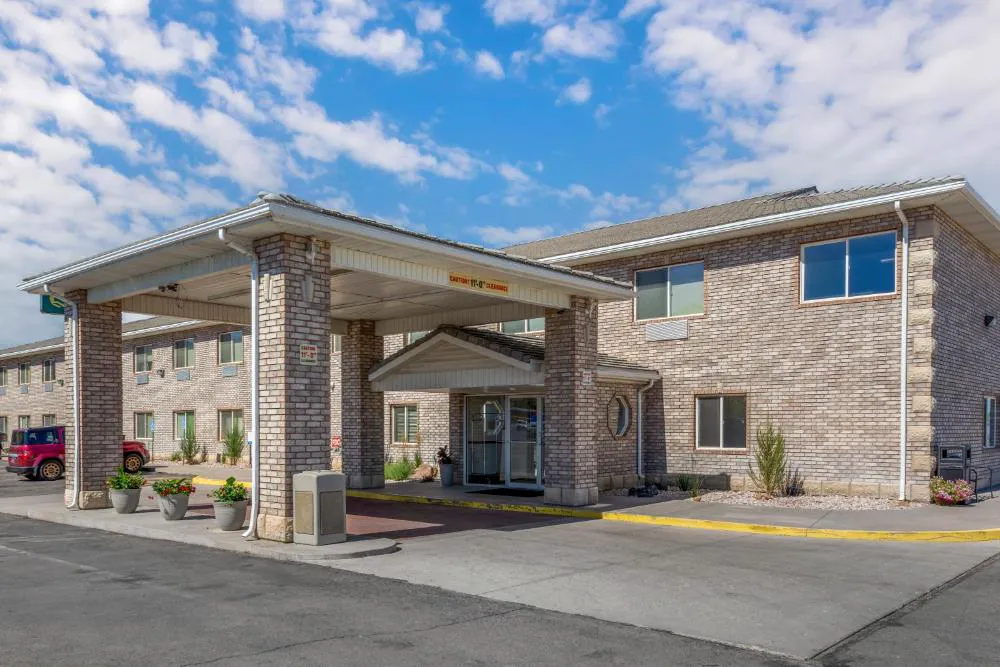 Quality Inn & Suites Fillmore I-15 hotel hero