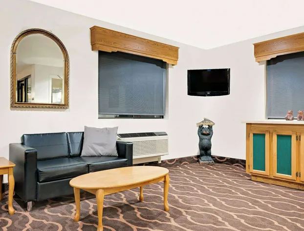 Super 8 by Wyndham Ashland hotel detail image 1