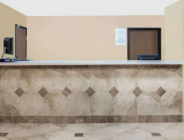 Super 8 by Wyndham Sheboygan WI hotel detail image 1