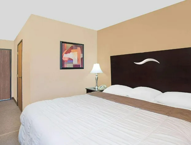 Super 8 by Wyndham Sheboygan WI hotel detail image 4