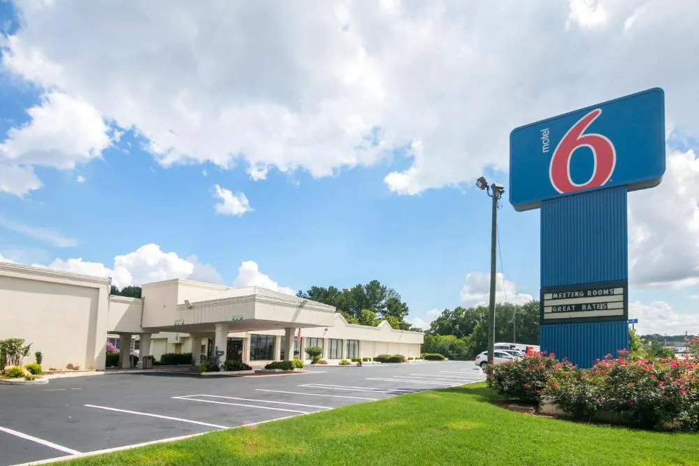 Motel 6 Conyers, GA hotel hero