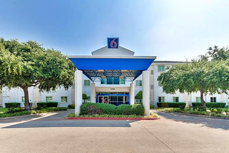 Motel 6 Lewisville, TX - Dallas hotel hero