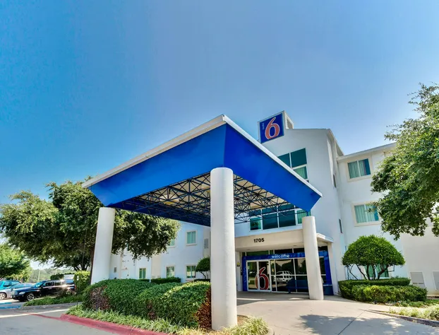 Motel 6 Lewisville, TX - Dallas hotel detail image 3