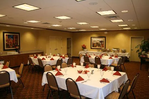 Hampton Inn and Suites Warren hotel detail image 4