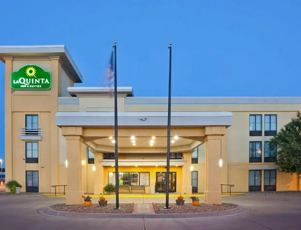 La Quinta Inn & Suites by Wyndham Salina hotel detail image 2