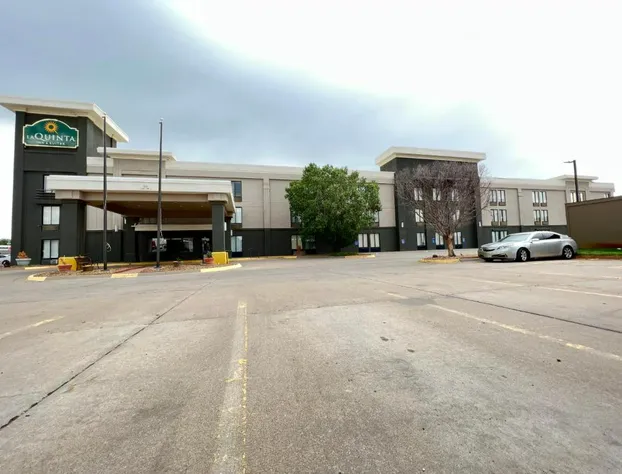 La Quinta Inn & Suites by Wyndham Salina hotel detail image 3