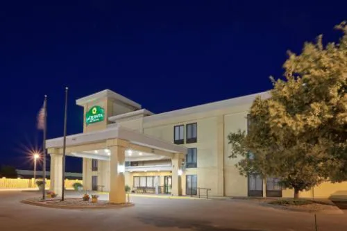 La Quinta Inn & Suites by Wyndham Salina hotel detail image 1