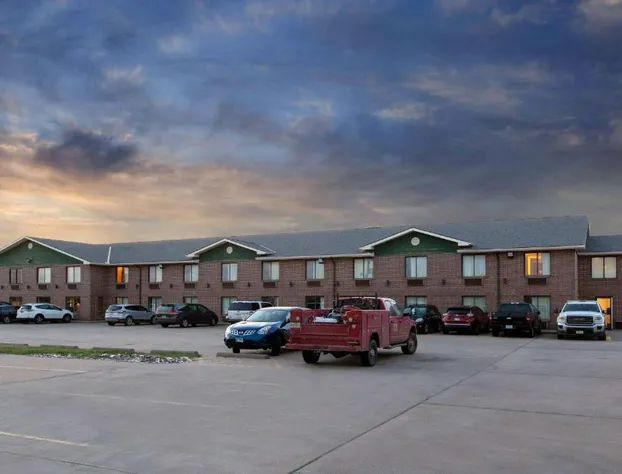 Super 8 by Wyndham Salina I-70 hotel detail image 3