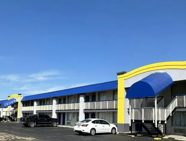 Days Inn by Wyndham Salina South hotel detail image 1