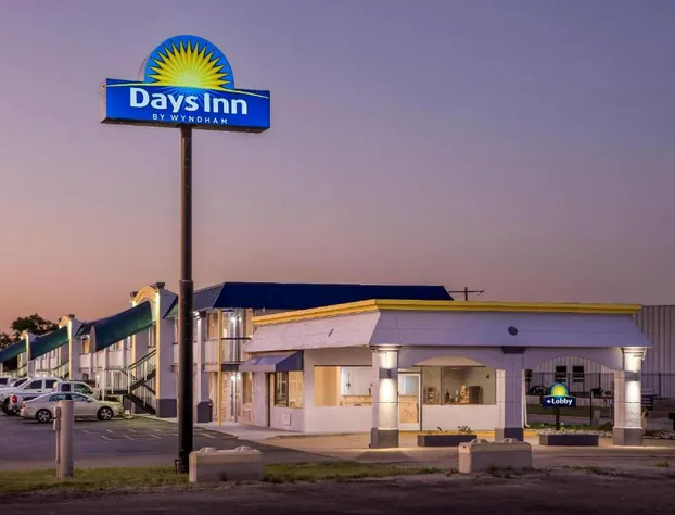 Days Inn by Wyndham Salina South hotel detail image 1