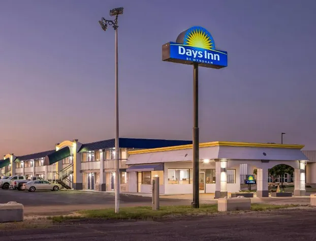 Days Inn by Wyndham Salina South hotel detail image 2