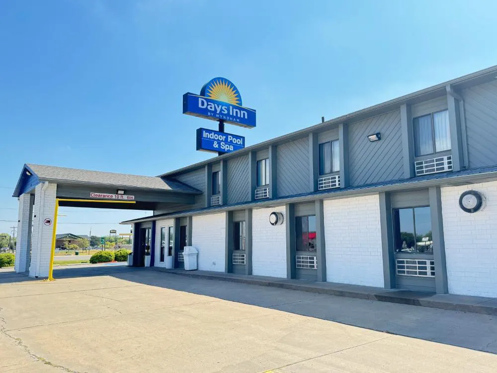 Days Inn by Wyndham Salina I-70 hotel hero