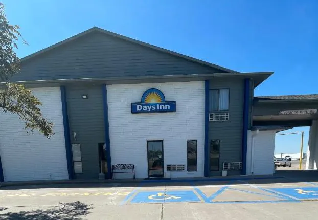 Days Inn by Wyndham Salina I-70 hotel detail image 3