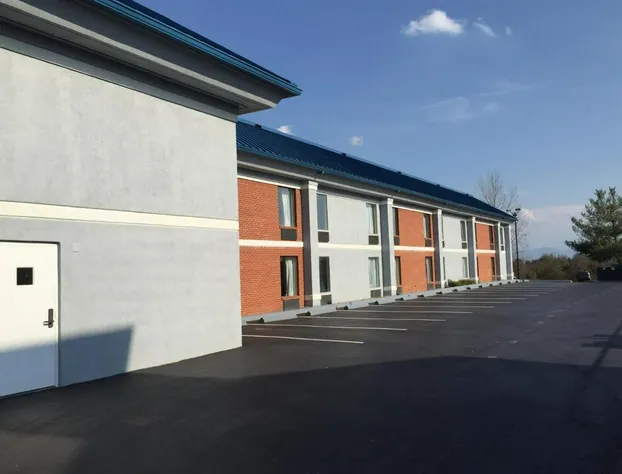 Super 8 by Wyndham Dandridge hotel detail image 2