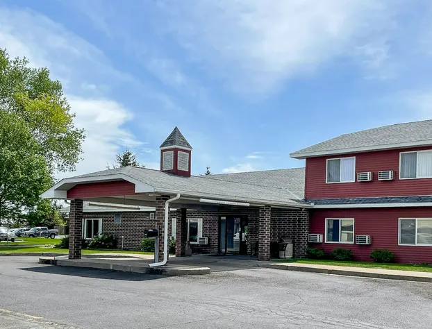 Hudson Inn & Suites hotel detail image 1