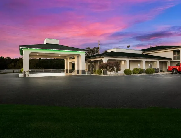 Quality Inn Dandridge hotel detail image 3