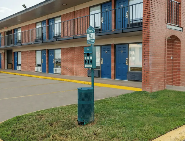 Motel 6 Greenwood, MS hotel detail image 2