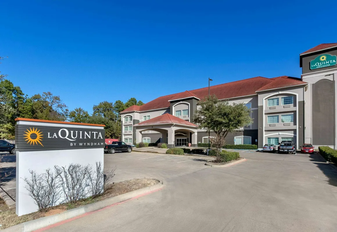 La Quinta Inn & Suites by Wyndham I-20 Longview South hotel hero
