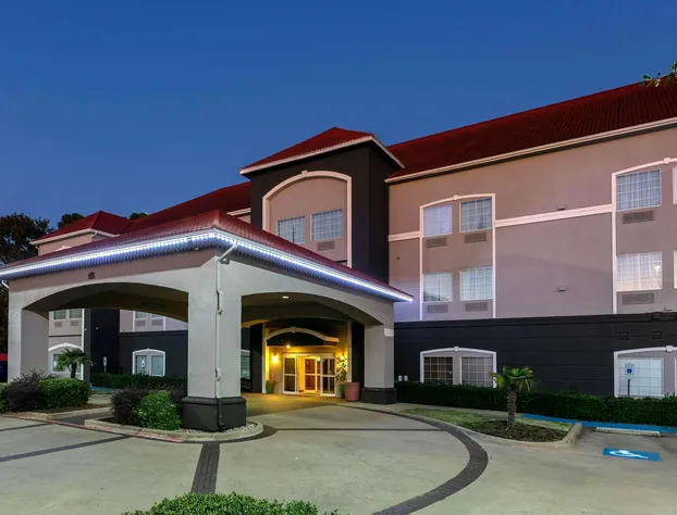 La Quinta Inn & Suites by Wyndham I-20 Longview South hotel detail image 1