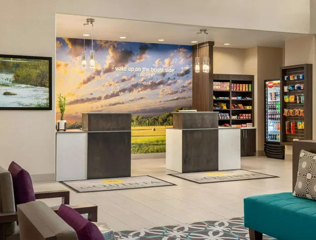 La Quinta Inn & Suites by Wyndham I-20 Longview South hotel detail image 3