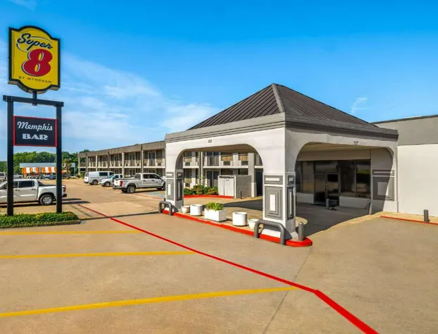 Super 8 by Wyndham Longview/North hotel detail image 2