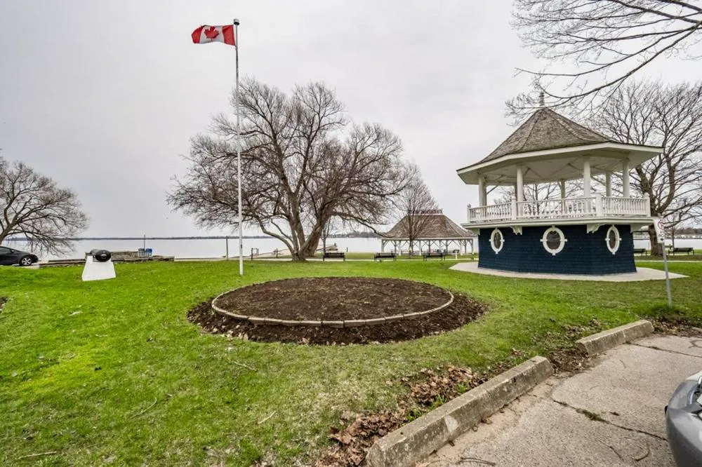 Maples Motel hotel hero