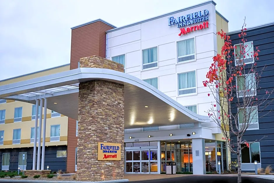 Fairfield Inn & Suites Canton South hotel hero