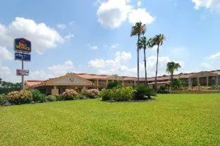 Americas Best Value Inn Kingsville hotel hero