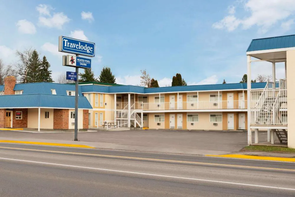 Travelodge by Wyndham Quesnel hotel hero