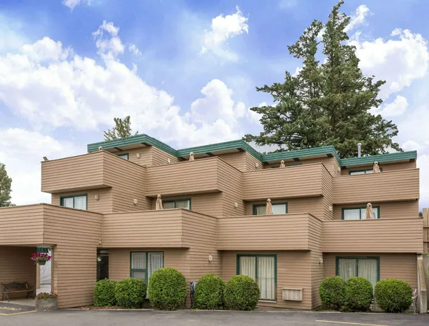 Ramada by Wyndham Quesnel hotel detail image 1