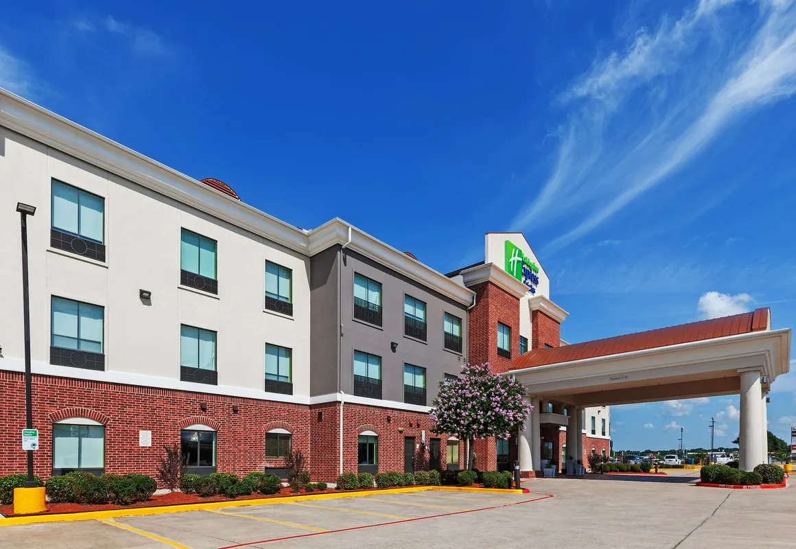 Holiday Inn Express & Suites Sealy by IHG hotel hero