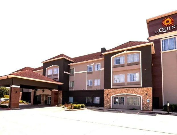 La Quinta Inn & Suites by Wyndham-Brookshire-West Katy hotel detail image 1