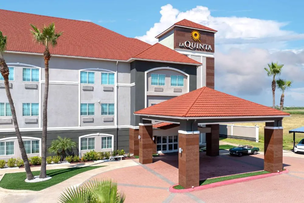 La Quinta Inn & Suites by Wyndham Raymondville hotel hero