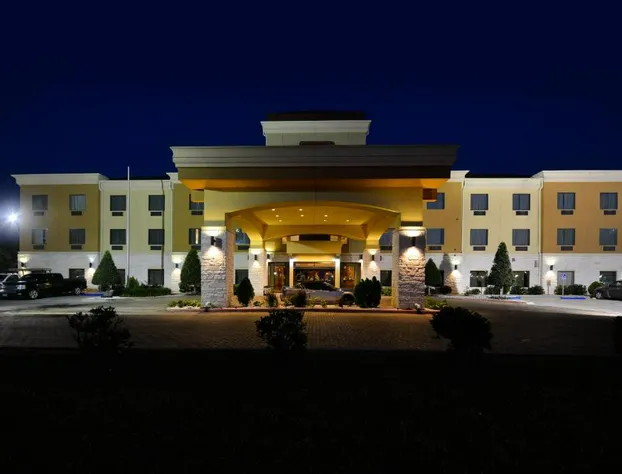 Comfort Suites Bay City hotel detail image 1