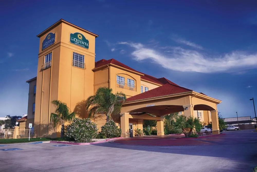 La Quinta Inn & Suites by Wyndham Alice hotel hero